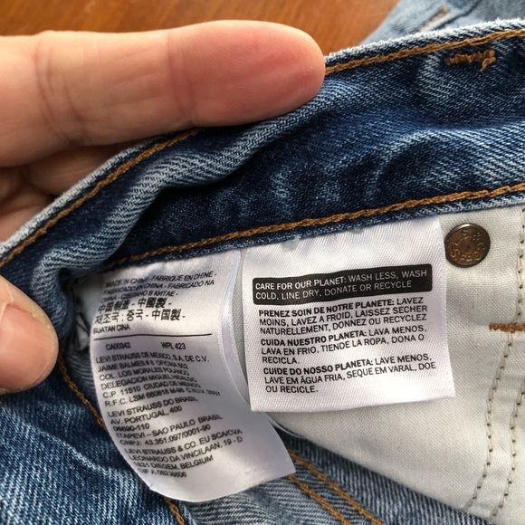 Levi's Blue Jean wedge Shorts Distressed Cut-Off Style size 26- hard to find - Picture 4 of 12